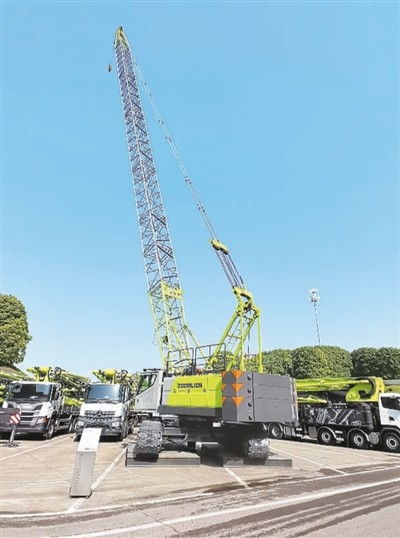 人民日報海外版頭條重磅聚焦 中聯(lián)重科重型機械全球熱銷，起重機引領(lǐng)中國制造出海新浪潮