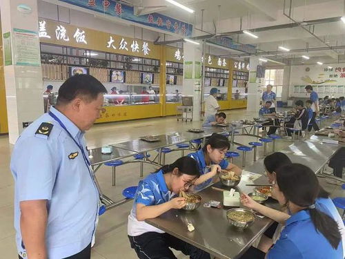 織密校園食品安全網(wǎng) 護航師生“舌尖上的安全”——齊河縣市場監(jiān)管局開展高風(fēng)險餐飲服務(wù)提供者及校園食堂食品安全保障行動