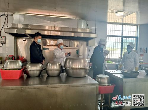 崇仁縣市場監(jiān)管局聯(lián)合開展校園食堂食品安全專項檢查